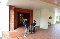 Medium_117　ホテル前　出入り口